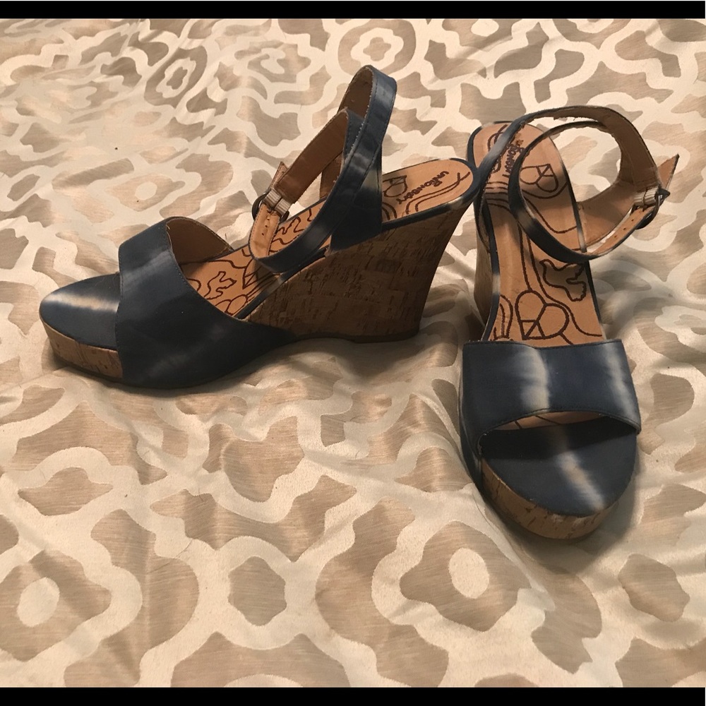 Blue and white tie die cork wedges